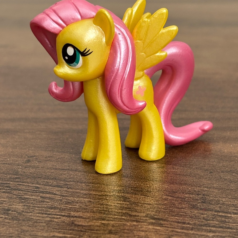 My Little Pony G4 Friendship Is Magic Metalic FLUTTERSHY Toy Figure Cake Topper